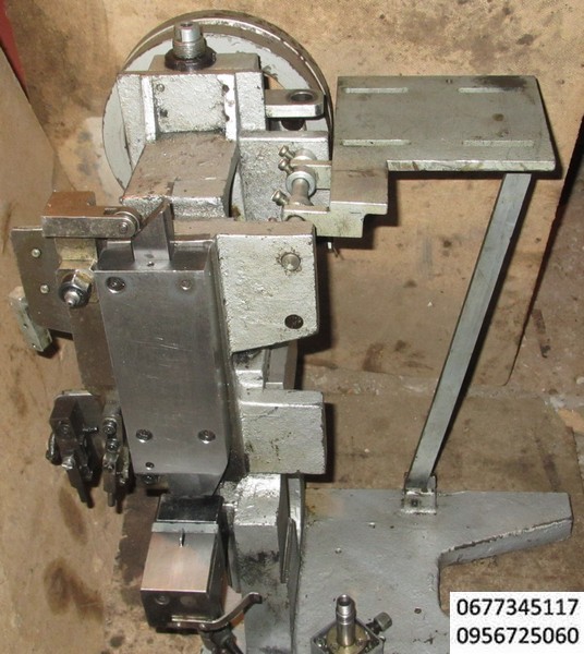 пресс настольный с кривошипно-шатунным механизмом действия и электрическим питанием облегченный